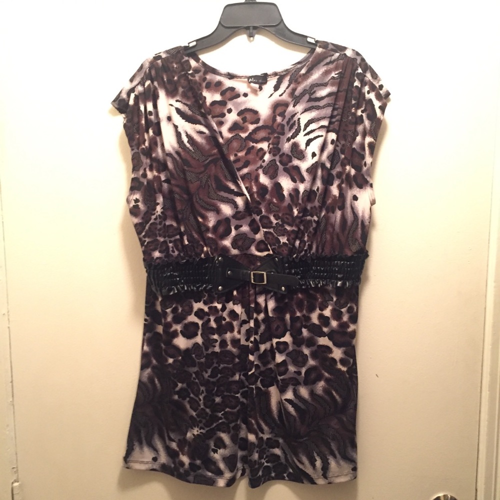 Animal print sleeveless top